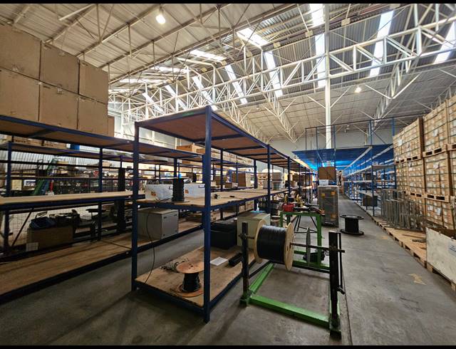 4,665M² WAREHOUSE TO LET IN LINBRO PARK
